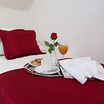 Heritage 4*