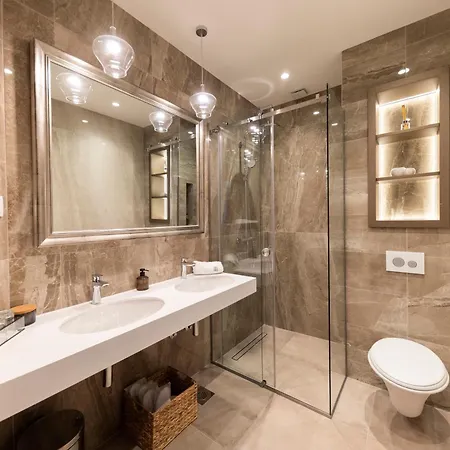 Heritage 4*